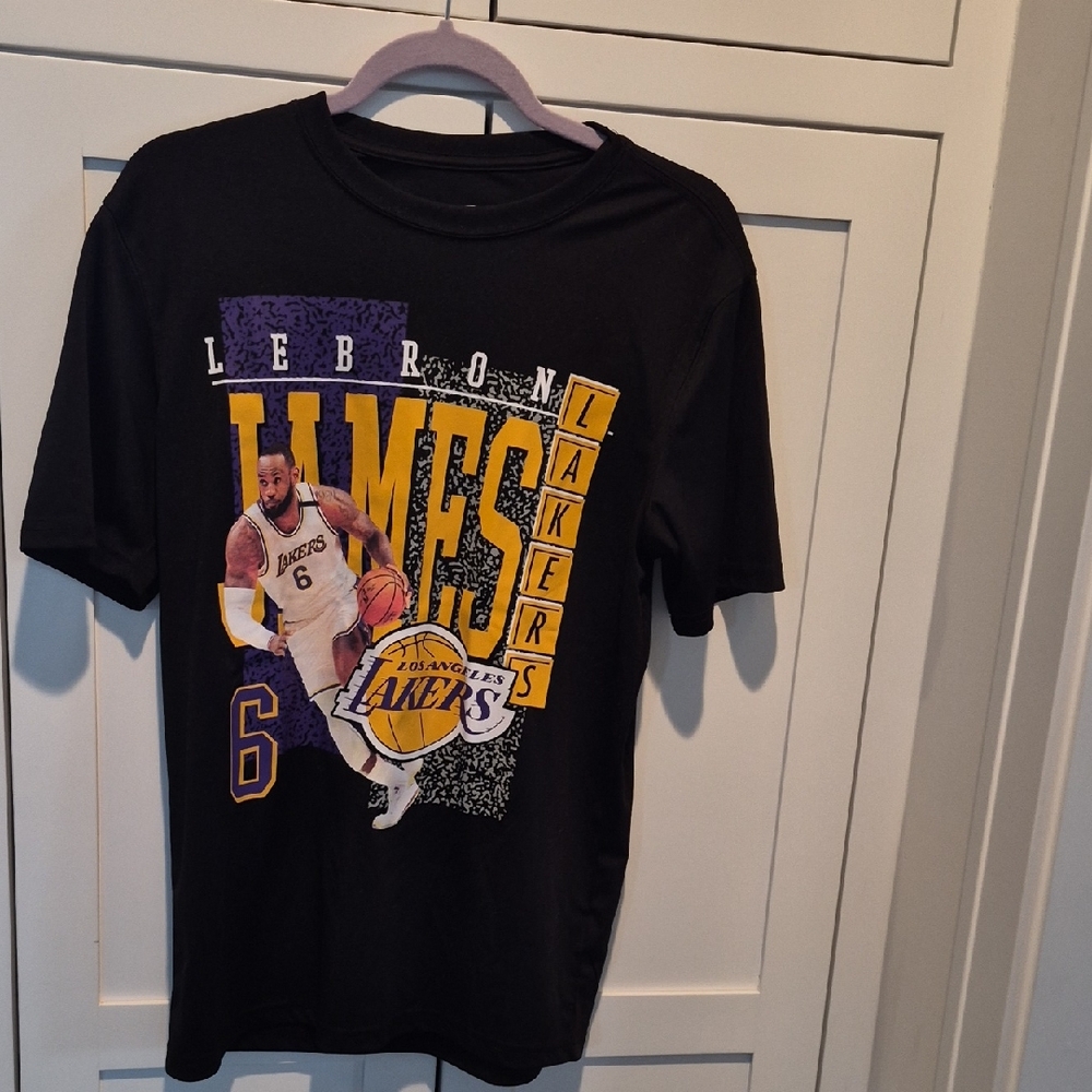 Black LeBron James Lakers NBA 100% Polyester Graphic T-Shirt Size Small